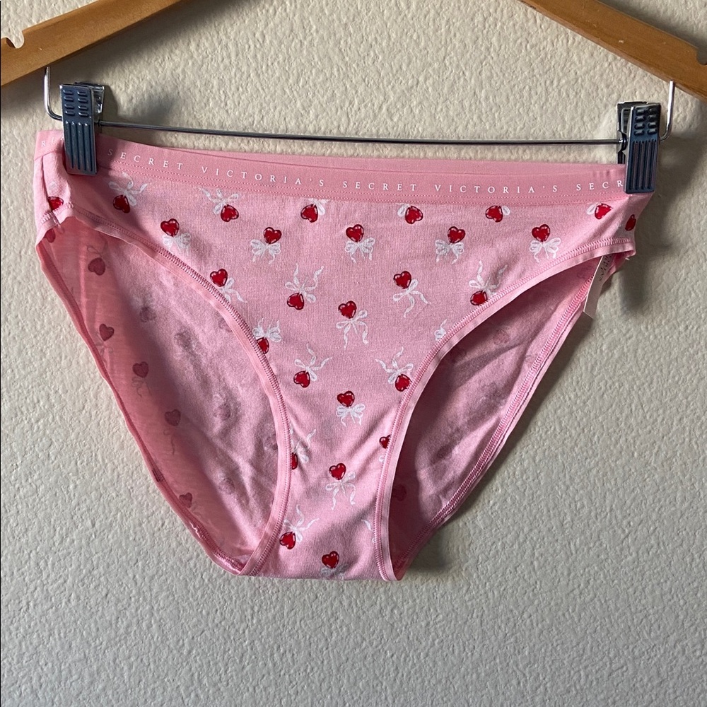 2/$20❤️❤️❤️NEW Victoria's Secret Hearts & Bows Print Bikini Panties
